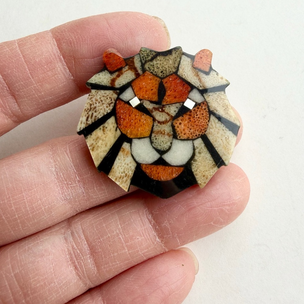 VINTAGE Lee Sands Lion Pin